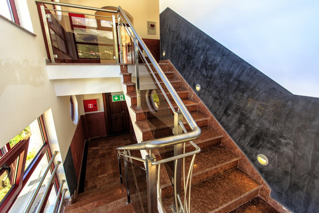 Compass Aparthotel Dobra Voda Exterior photo