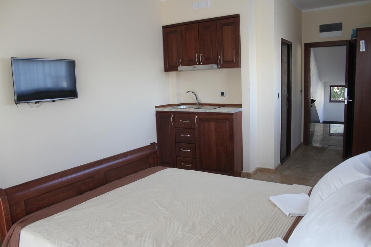 Compass Aparthotel Dobra Voda Exterior photo